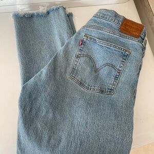 Levi's Light Blue Women's Cropped Straight Jeans